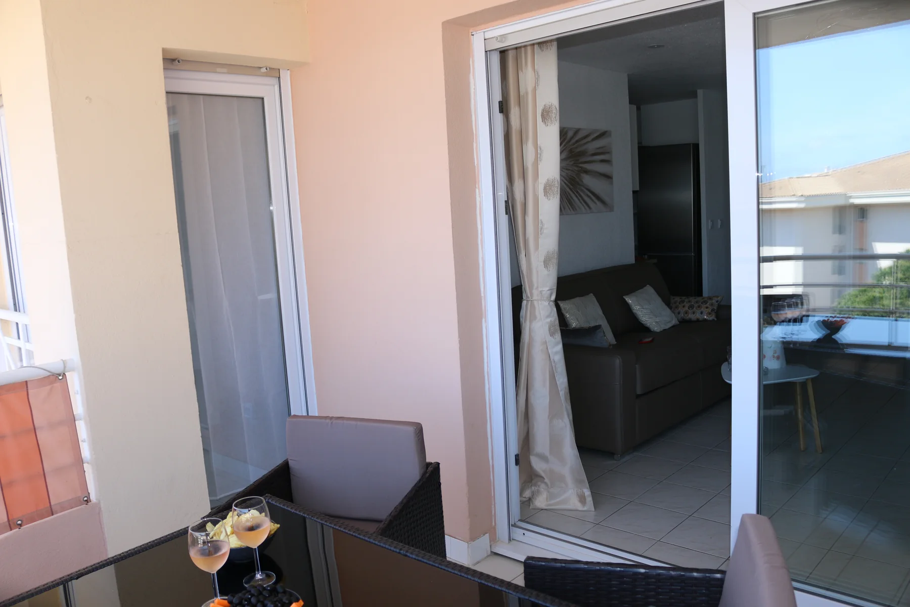 Terrasse et accès au séjour