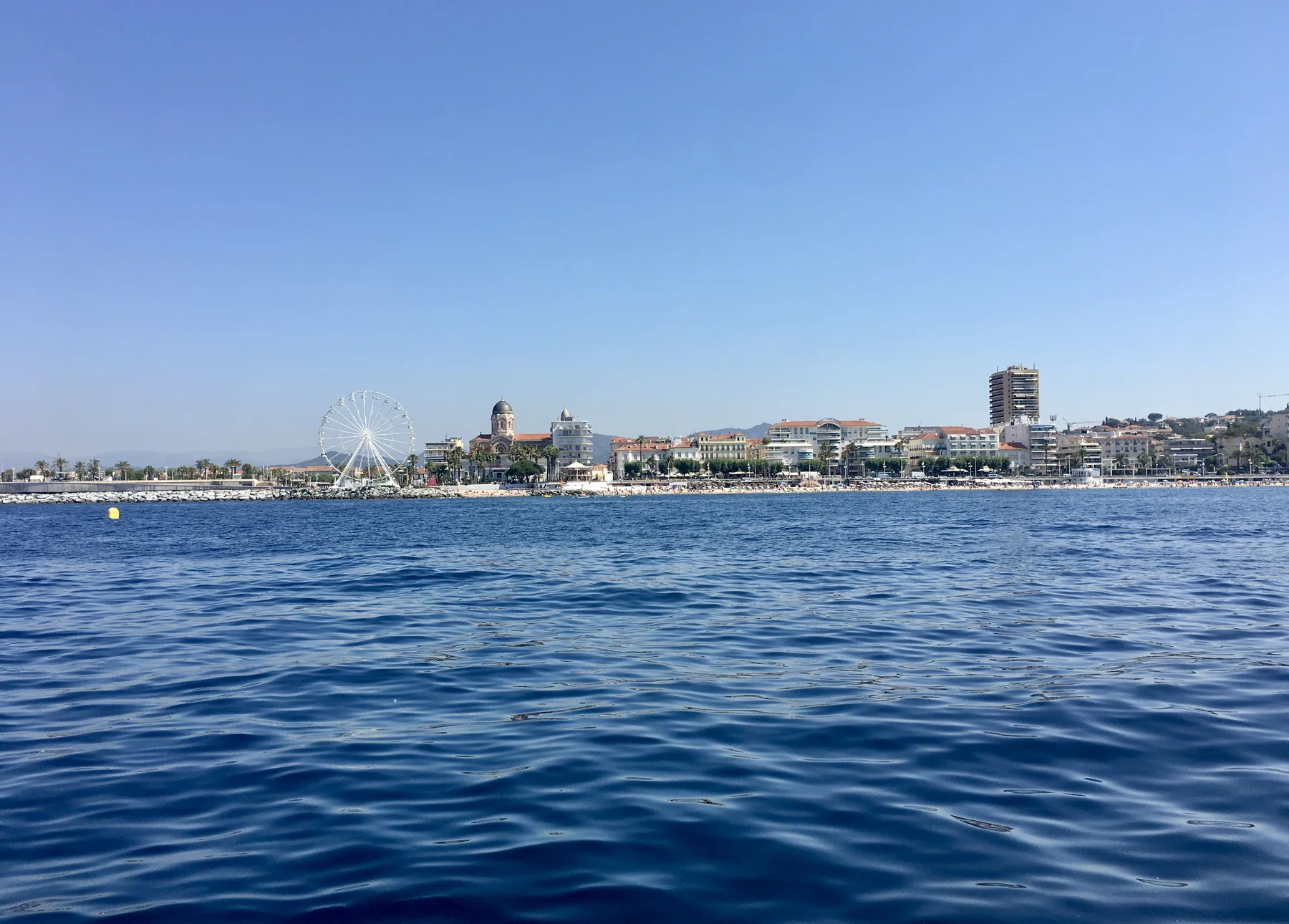 Fréjus depuis la mer